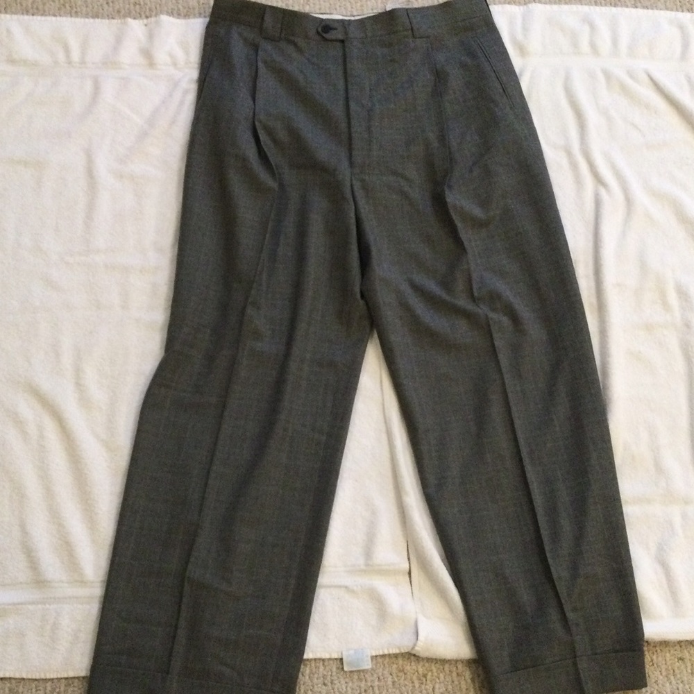 Large, Everett Hall gray pants